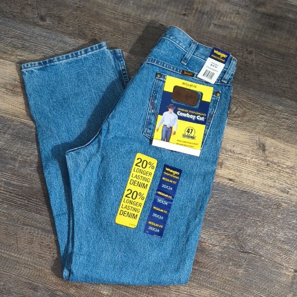 Wrangler Men's Classic Blue Bootcut Jeans
